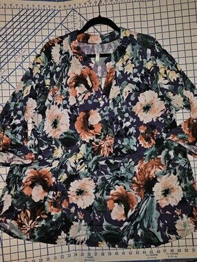 Dear Scarlett Floral Button-Front Top in Navy, Peach & Teal. 2X.